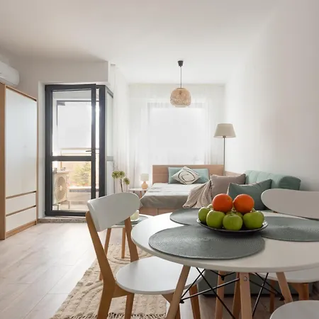 Kalina With Free Private Parking