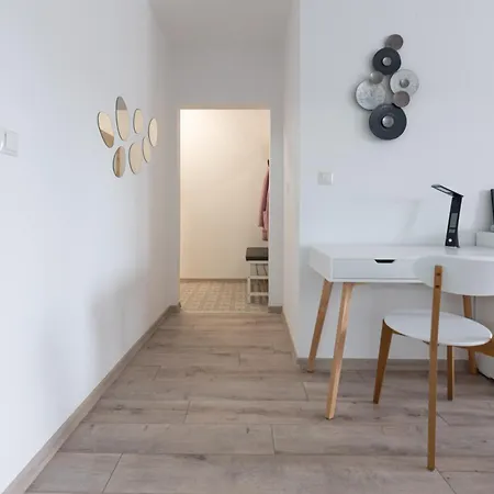 Kalina With Free Private Parking