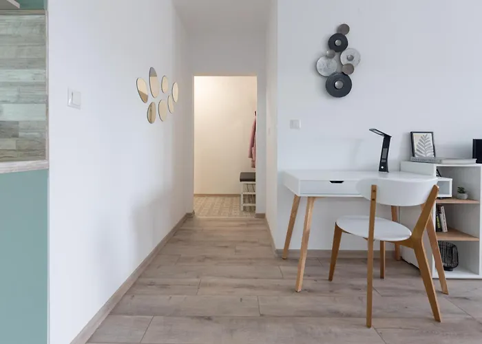 Kalina With Free Private Parking